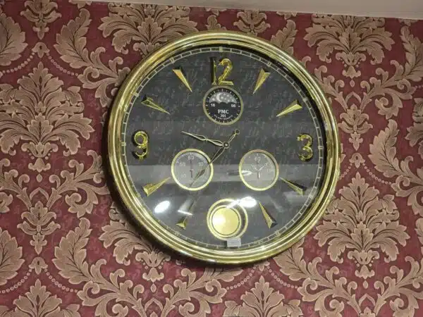 ساعت دیواری پی ام سی گرد